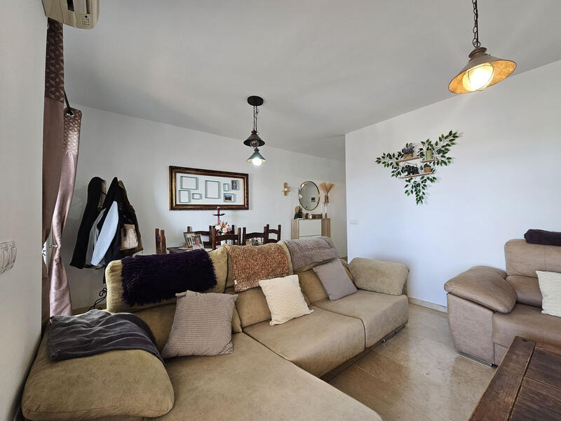 2 bedroom Townhouse for sale