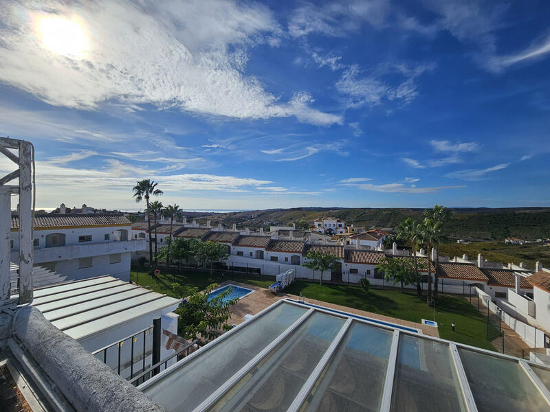 2 bedroom Townhouse for sale