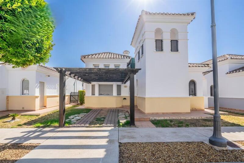 Villa zu verkaufen in La Torre Golf Resort, Murcia