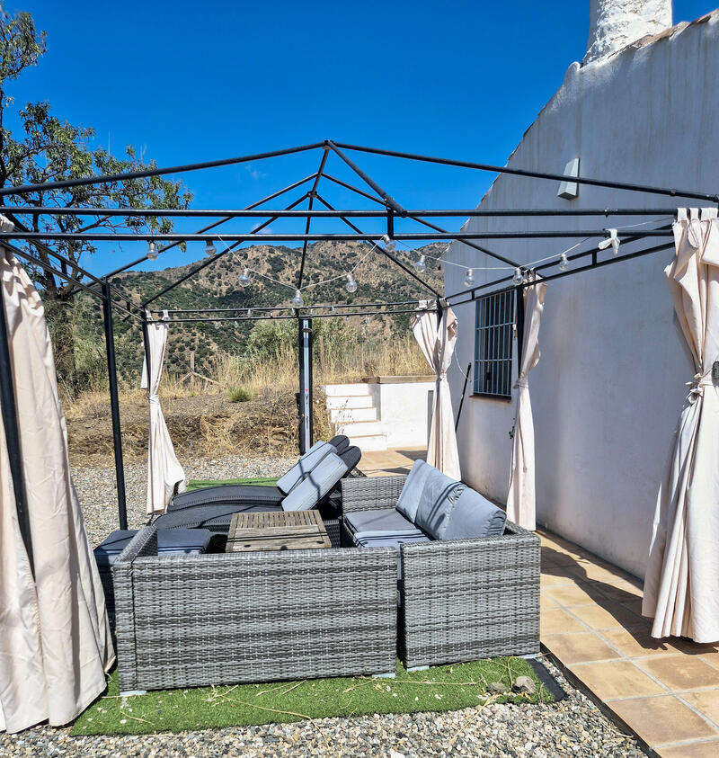 2 bedroom Country House for sale 2 bedroom Country House for sale