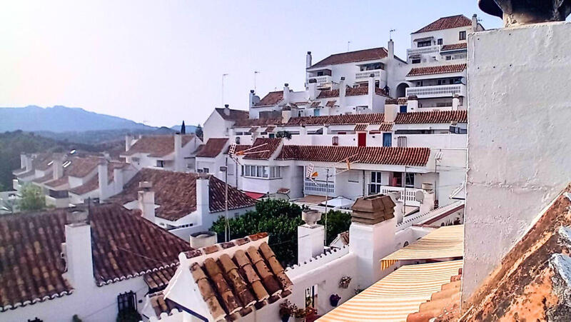 2 bedroom Townhouse for sale