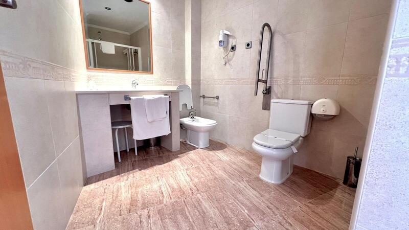 33 sovrum Kommersiella fastigheter till salu