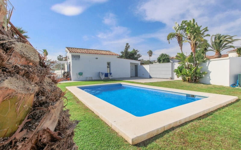 Villa for sale in Costalita, Málaga