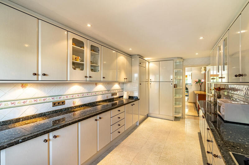 5 bedroom Villa for sale