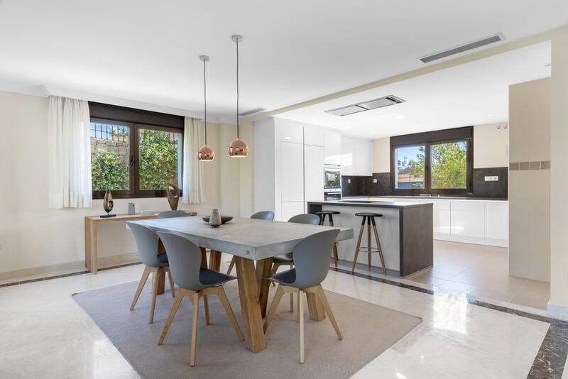 4 slaapkamer Villa Te koop