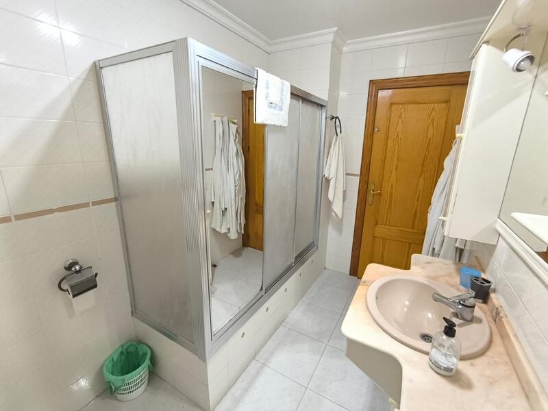 6 bedroom Villa for sale 6 bedroom Villa for sale