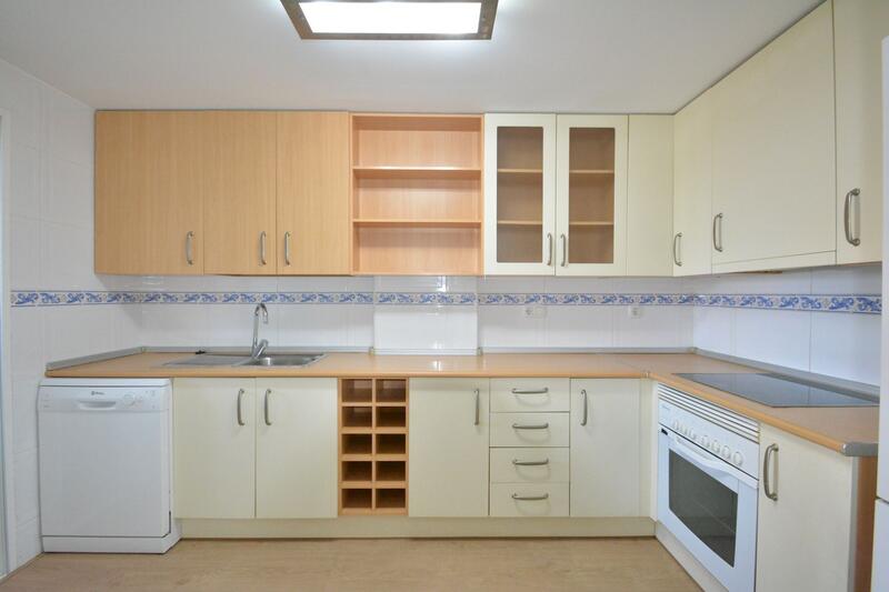 3 спальная комната квартира продается