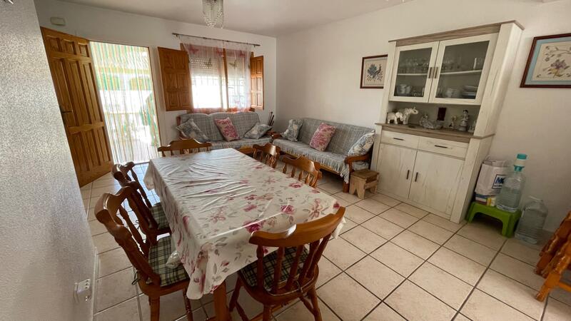 3 bedroom Townhouse for sale