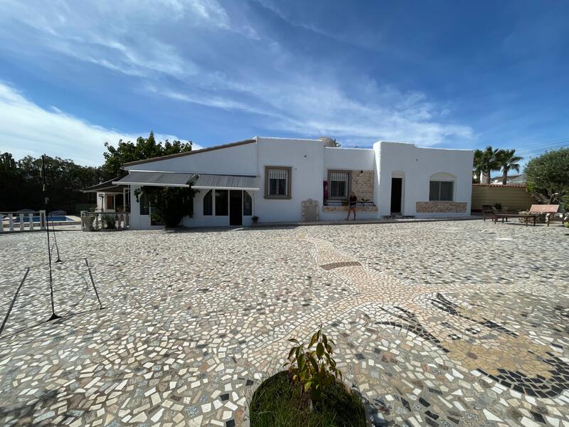 Villa for sale in Ciudad Quesada, Alicante