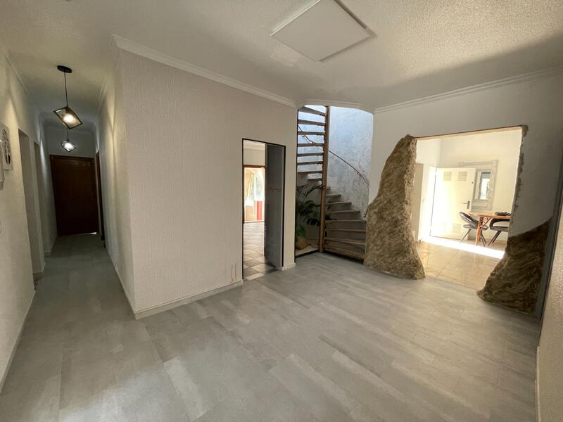 6 bedroom Villa for sale 6 bedroom Villa for sale