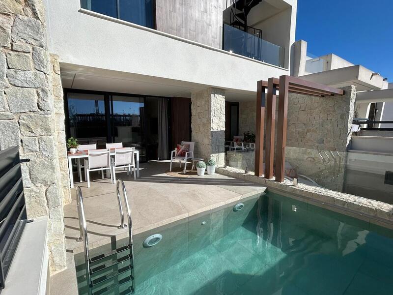 Townhouse for sale in Dolores, Alicante