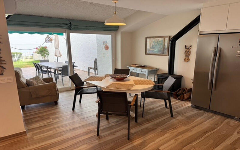 5 bedroom Townhouse for sale