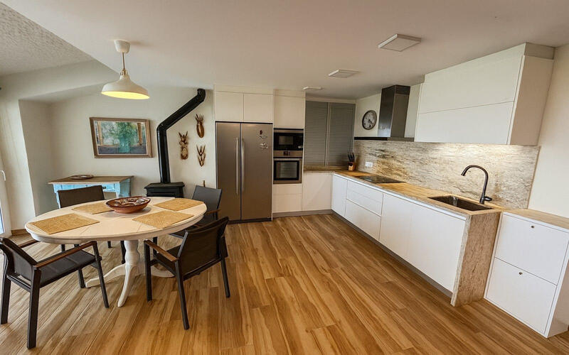 5 bedroom Townhouse for sale