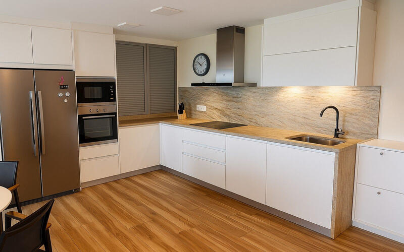 5 bedroom Townhouse for sale