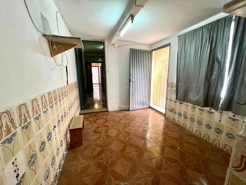 4 bedroom Townhouse for sale