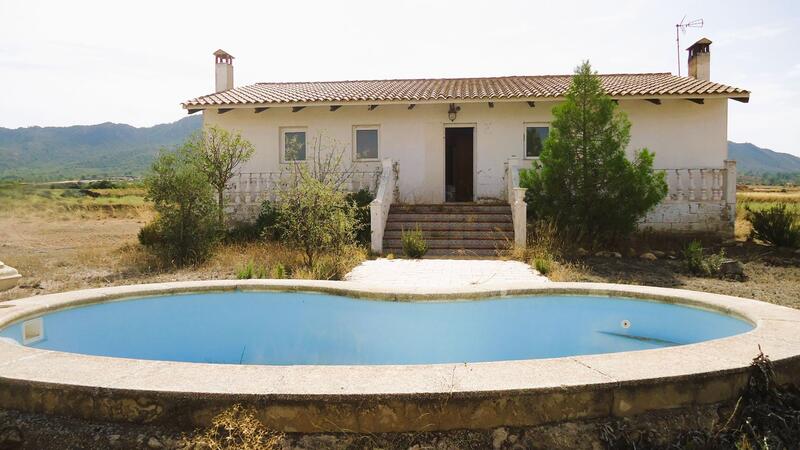 3 bedroom Country House for sale 3 bedroom Country House for sale