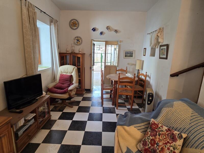 2 bedroom Townhouse for sale 2 bedroom Townhouse for sale