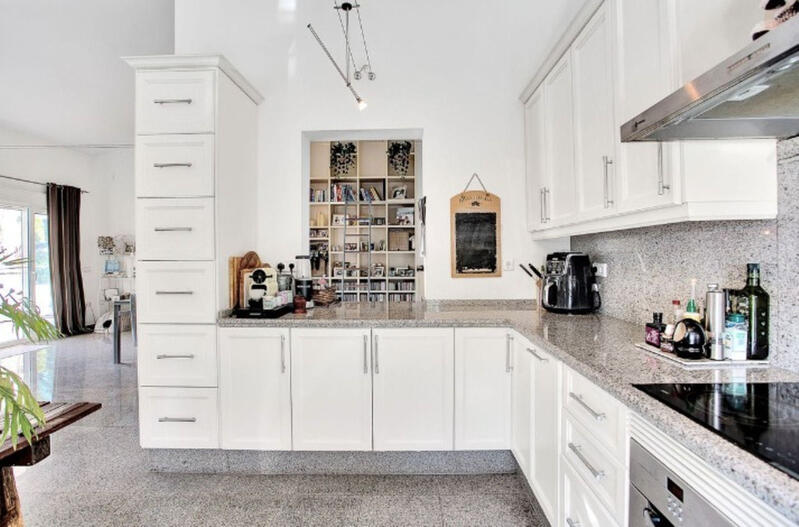 6 bedroom Villa for sale 6 bedroom Villa for sale