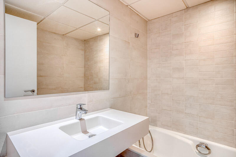 4 спальная комната городская тюрьма продается 4 спальная комната городская тюрьма продается