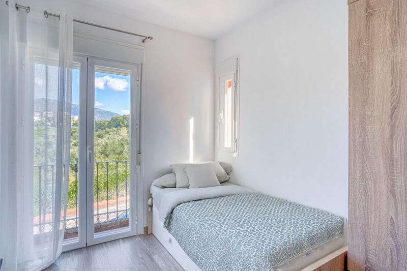 4 спальная комната городская тюрьма продается 4 спальная комната городская тюрьма продается