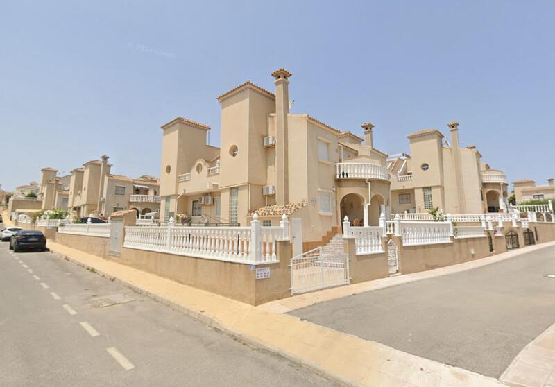 Villa for sale in Villamartin, Alicante Villa for sale in Villamartin, Alicante