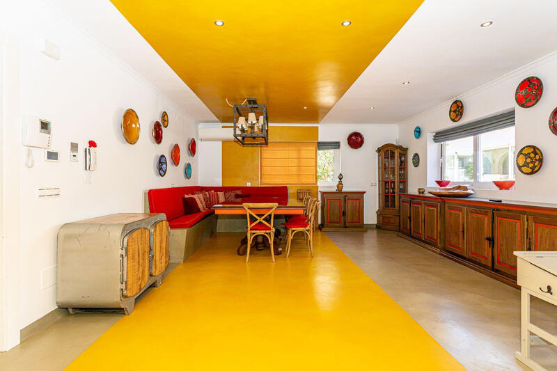 8 bedroom Villa for sale