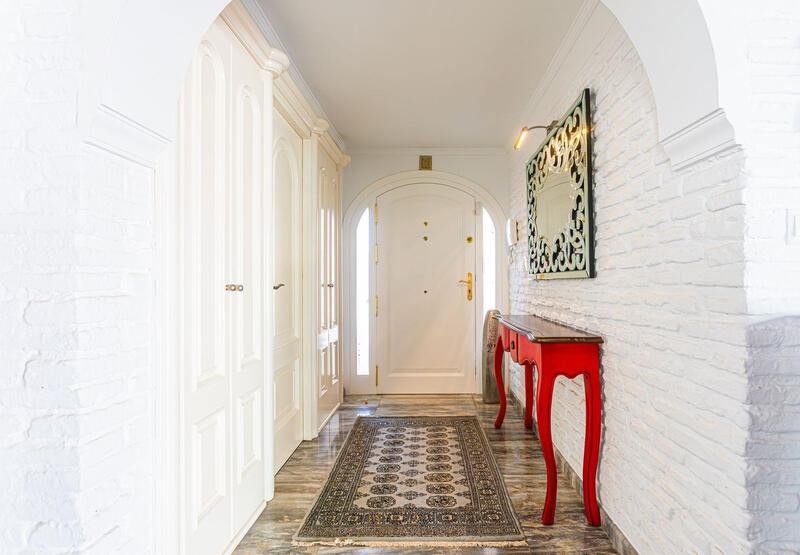 8 bedroom Villa for sale