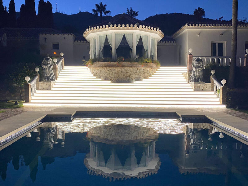 8 bedroom Villa for sale