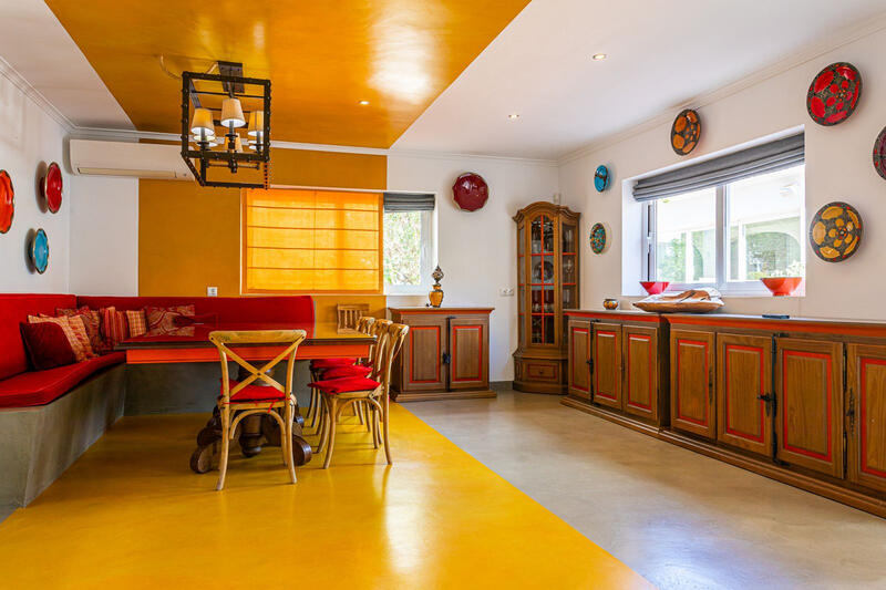 8 bedroom Villa for sale