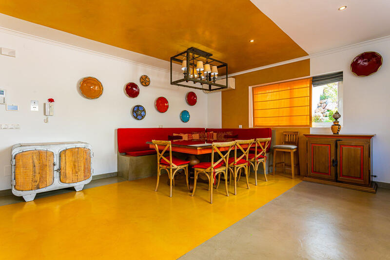 8 bedroom Villa for sale