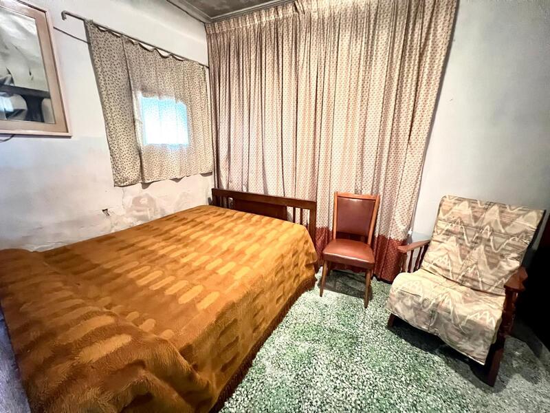 6 slaapkamer Gezinswoning Te koop 6 slaapkamer Gezinswoning Te koop