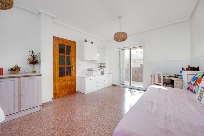 2 slaapkamer Appartement Te koop 2 slaapkamer Appartement Te koop