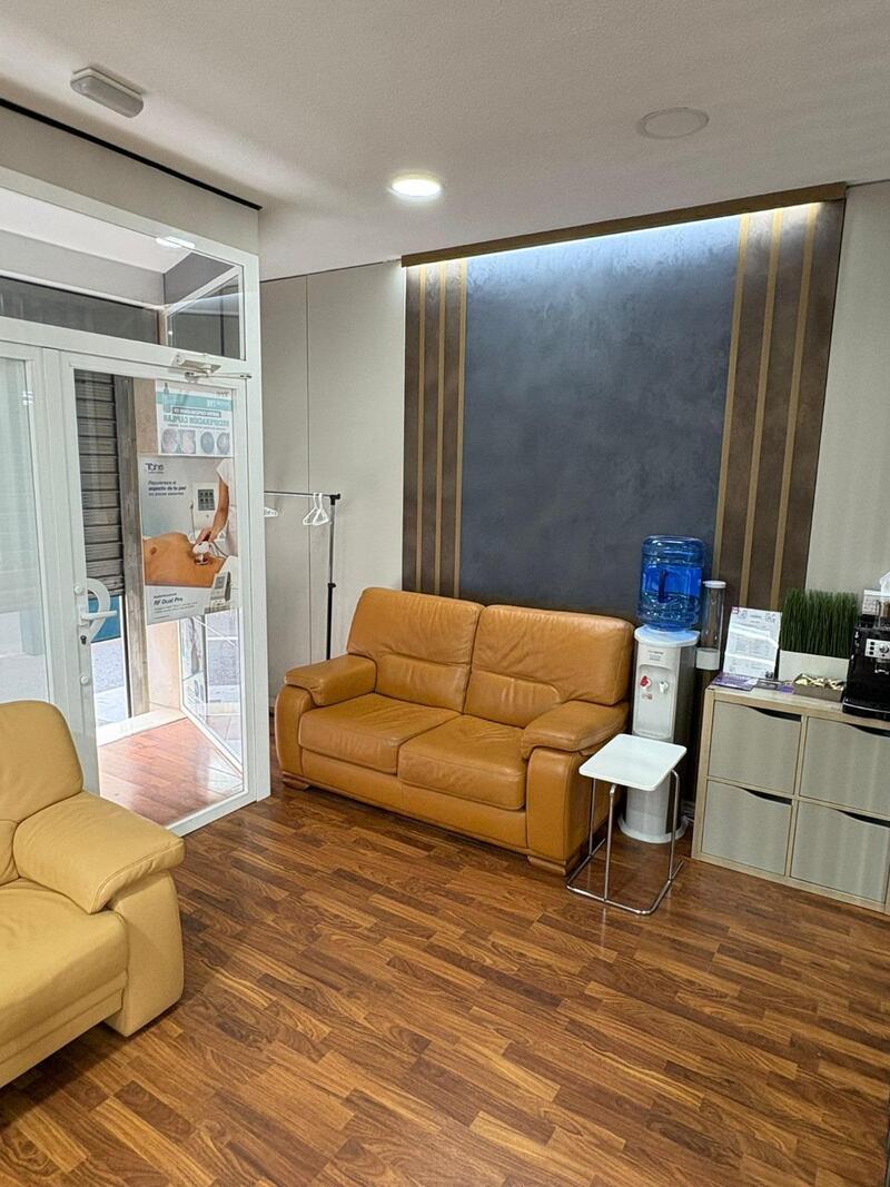 Handelsimmobilie zu verkaufen in Torrevieja, Alicante Handelsimmobilie zu verkaufen in Torrevieja, Alicante