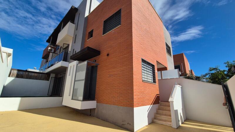 Duplex zu verkaufen in Torrevieja, Alicante