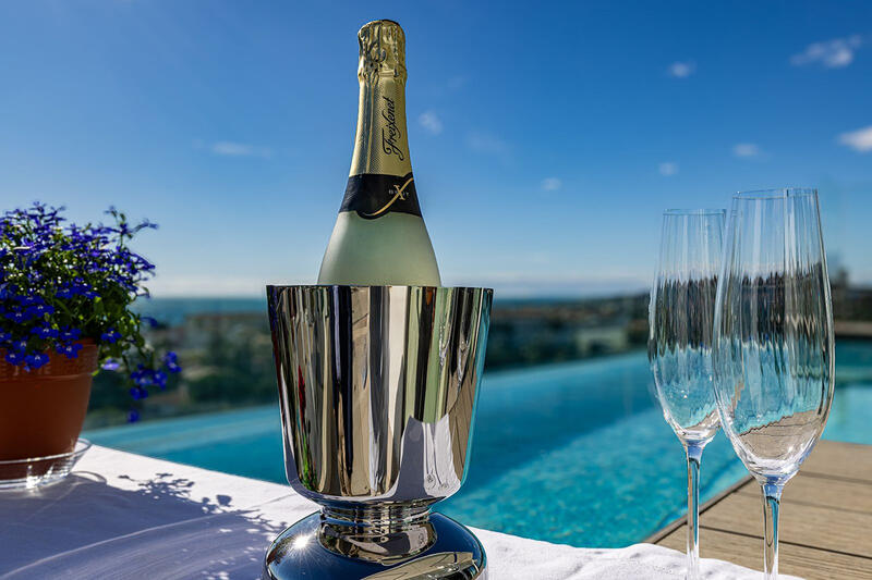 5 bedroom Apartment for sale