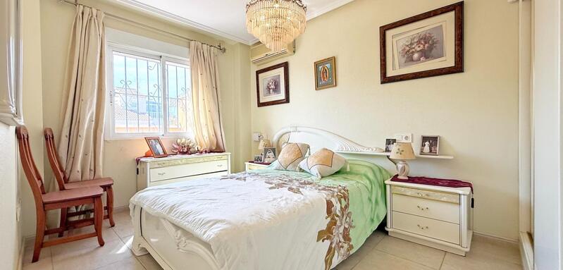 3 sovrum Radhus till salu