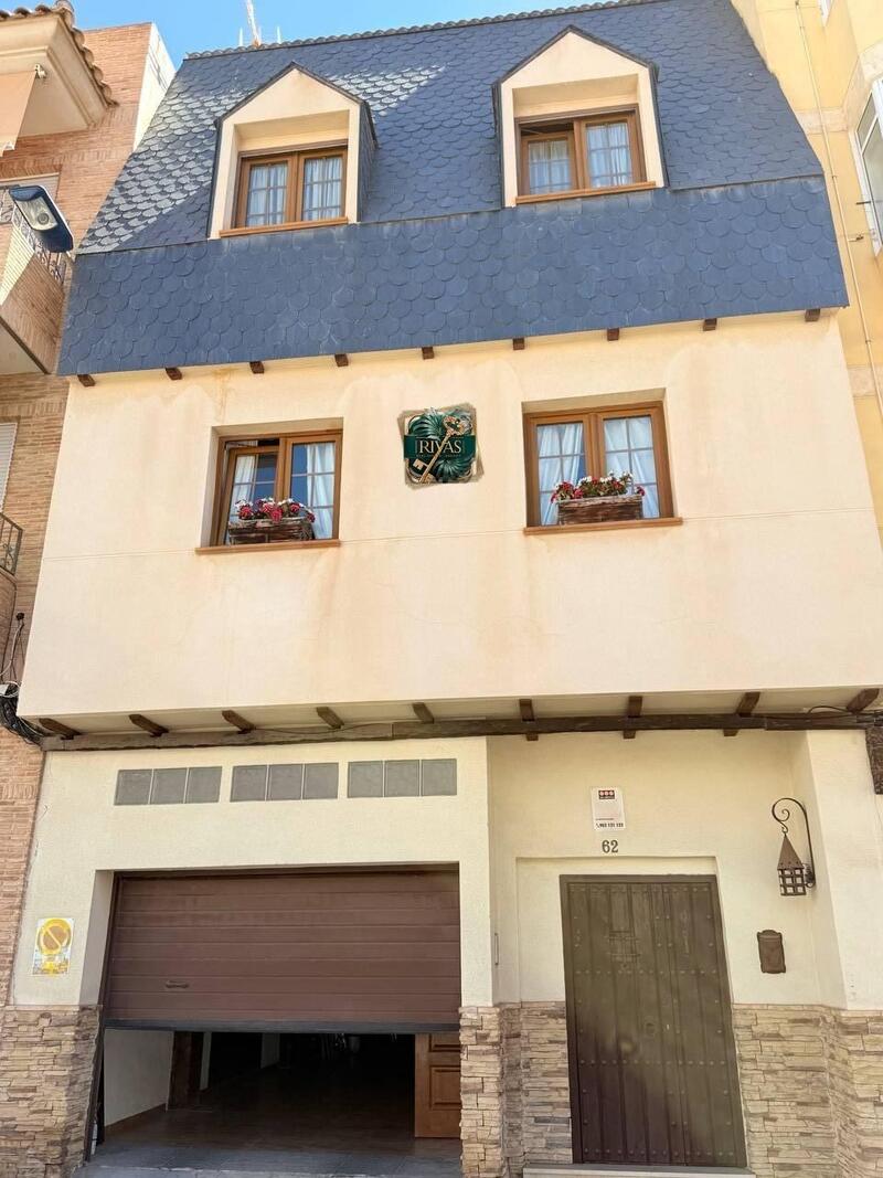 4 sovrum Radhus till salu