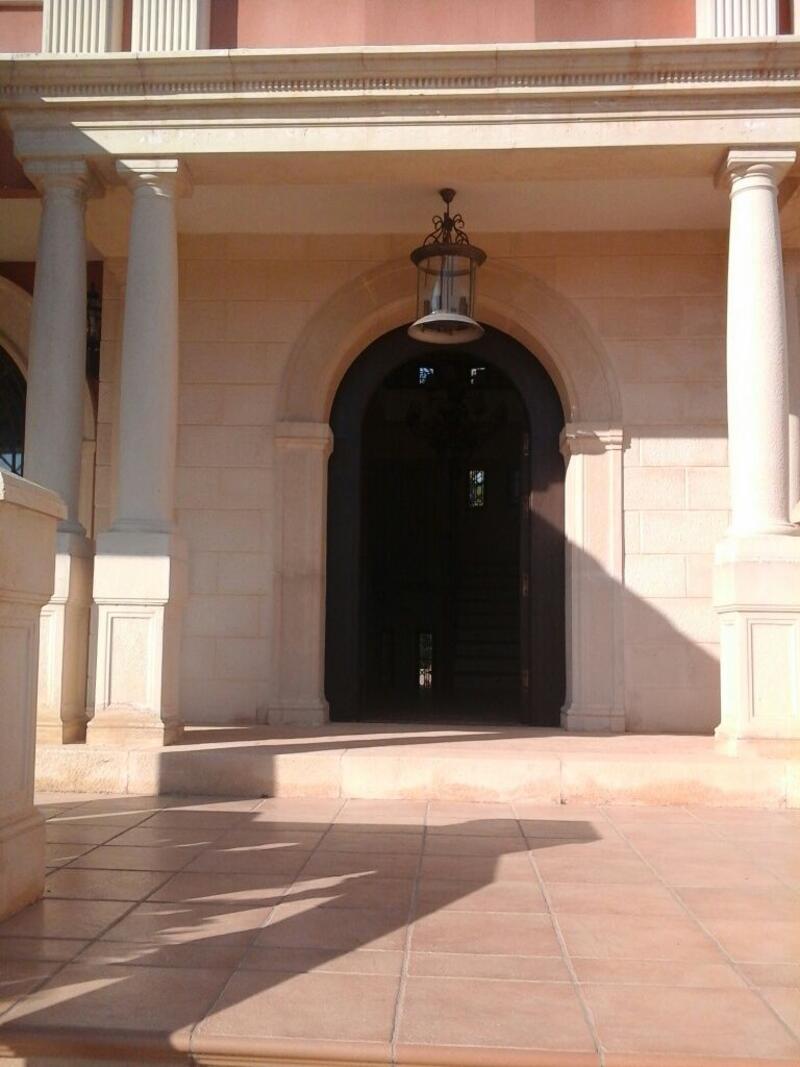 6 bedroom Villa for sale 6 bedroom Villa for sale