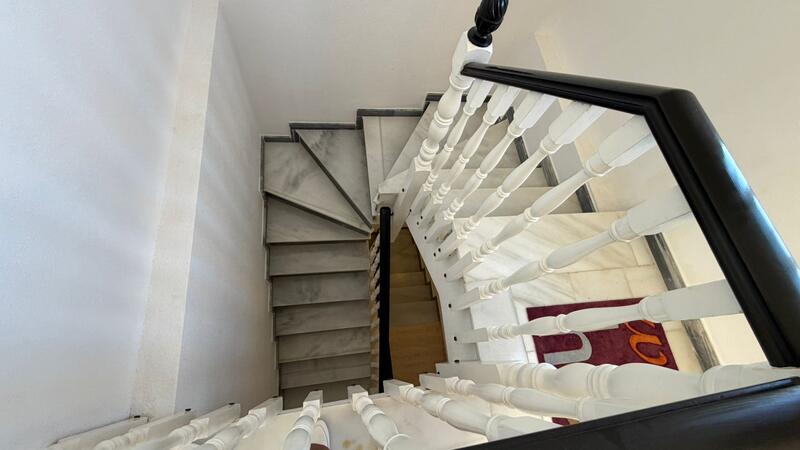 2 bedroom Townhouse for sale