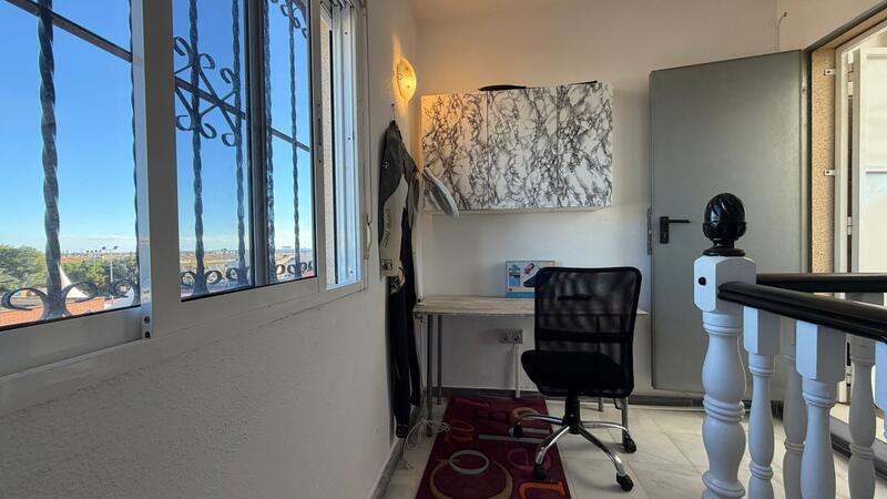 2 bedroom Townhouse for sale