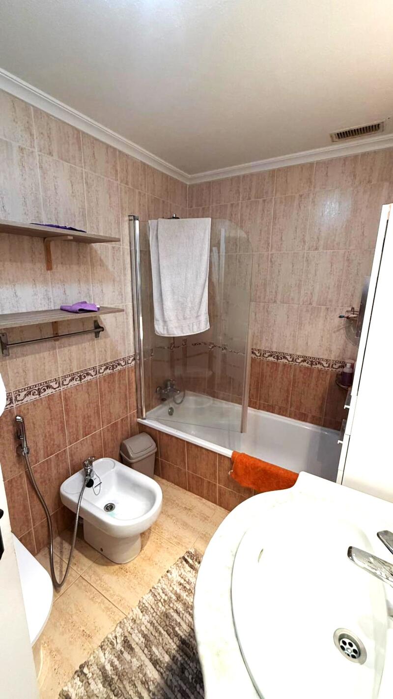 2 bedroom Townhouse for sale