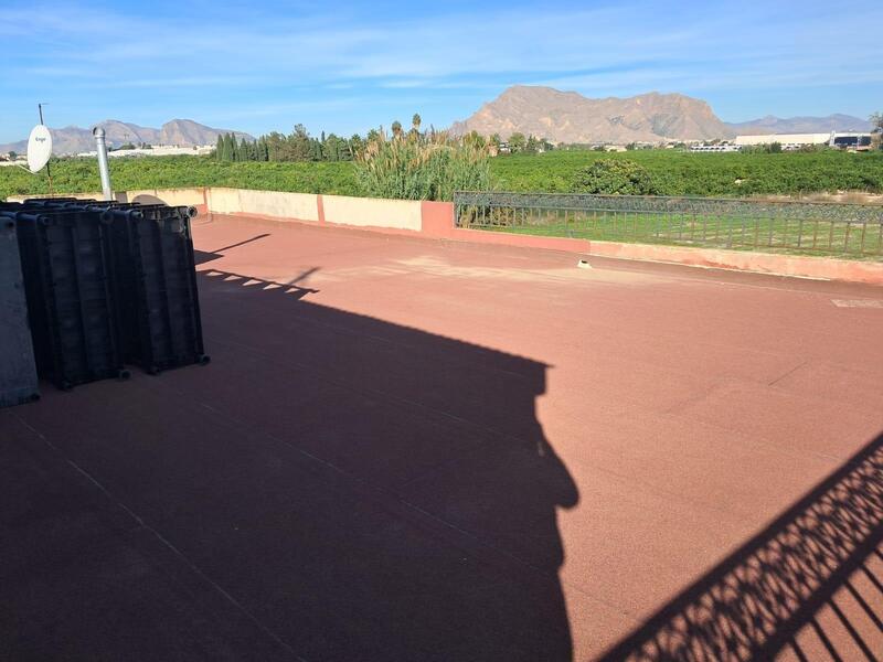 4 slaapkamer Landhuis Te koop 4 slaapkamer Landhuis Te koop