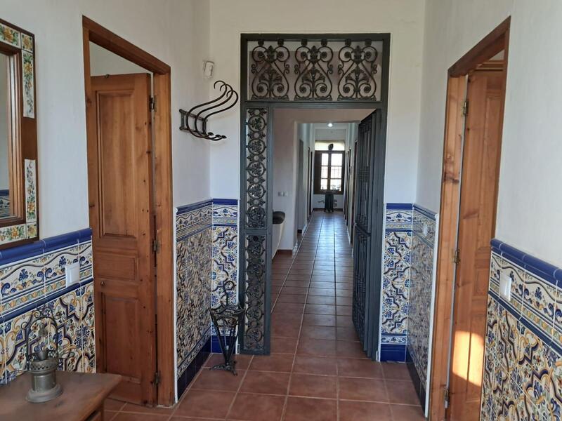 4 slaapkamer Landhuis Te koop 4 slaapkamer Landhuis Te koop