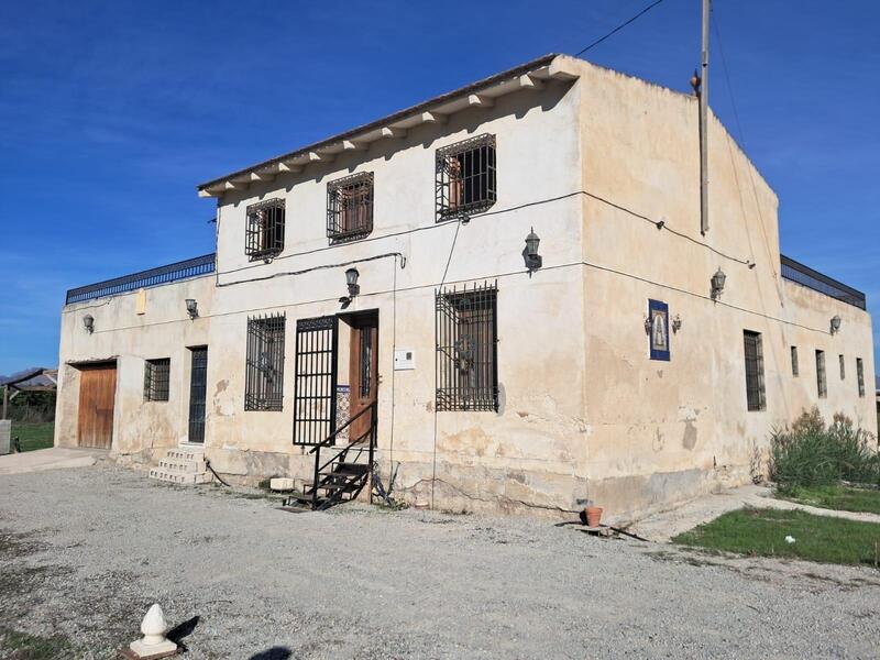 4 slaapkamer Landhuis Te koop 4 slaapkamer Landhuis Te koop