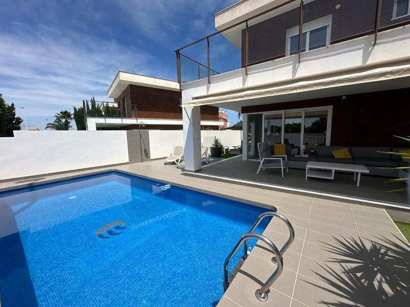 3 soverom Villa til salgs 3 soverom Villa til salgs