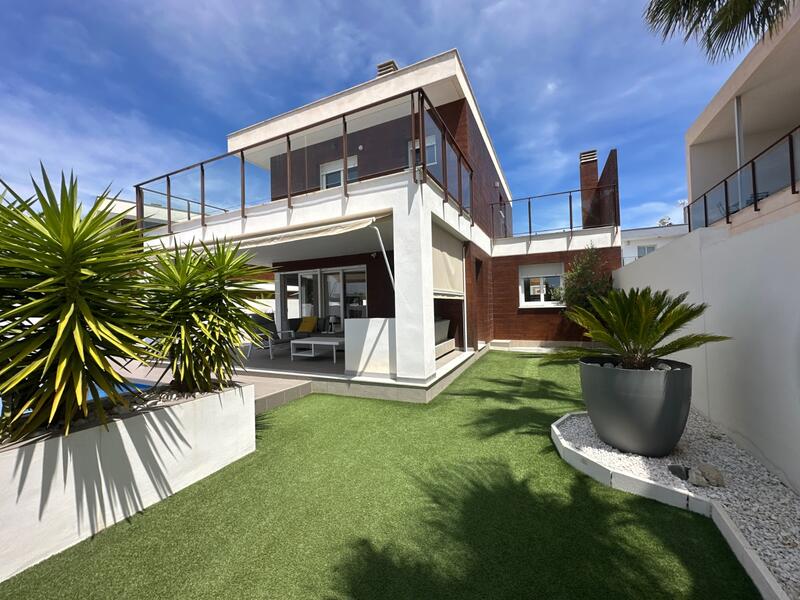 3 soverom Villa til salgs 3 soverom Villa til salgs