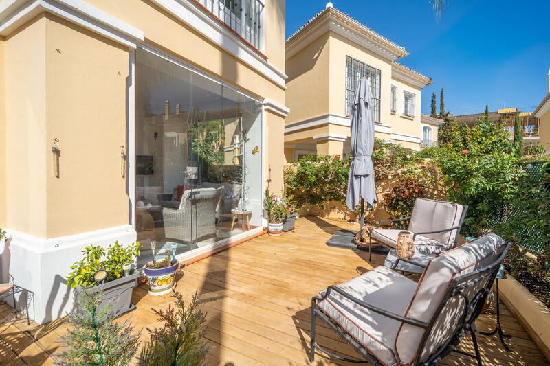 3 bedroom Townhouse for sale