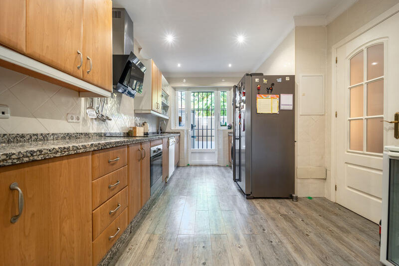 3 bedroom Townhouse for sale