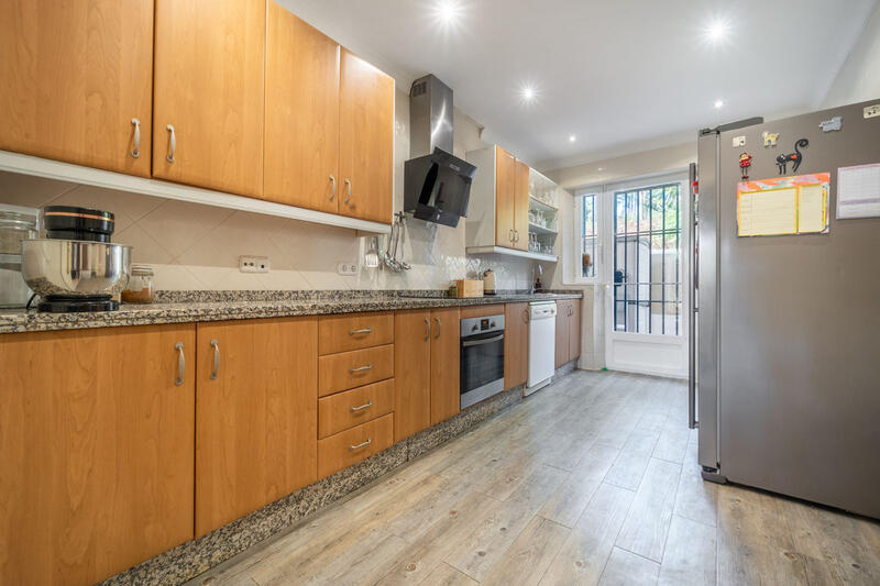 3 bedroom Townhouse for sale