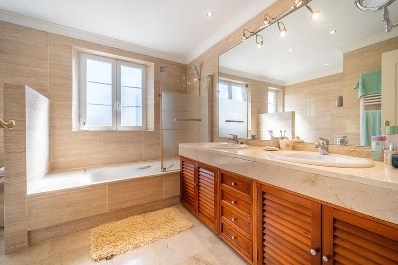 3 bedroom Townhouse for sale